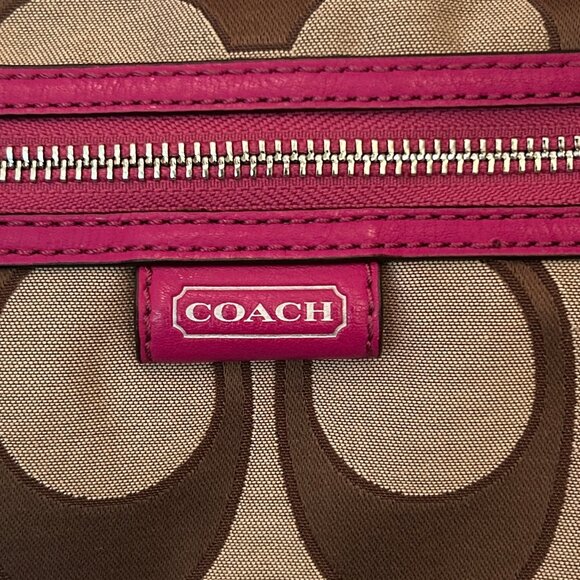 Coach Daisy Outline Signature Crossbody Bag, classic logo w/ pink leather trim - Picture 4 of 15